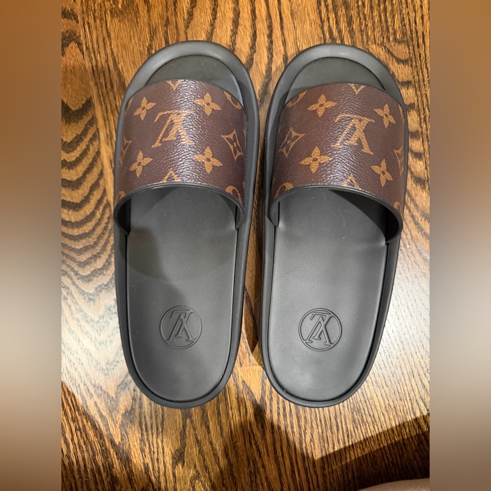 Louis Vuitton Monogram Mules *Authentic* brand new never worn . Box and dust . - Picture 2 of 3